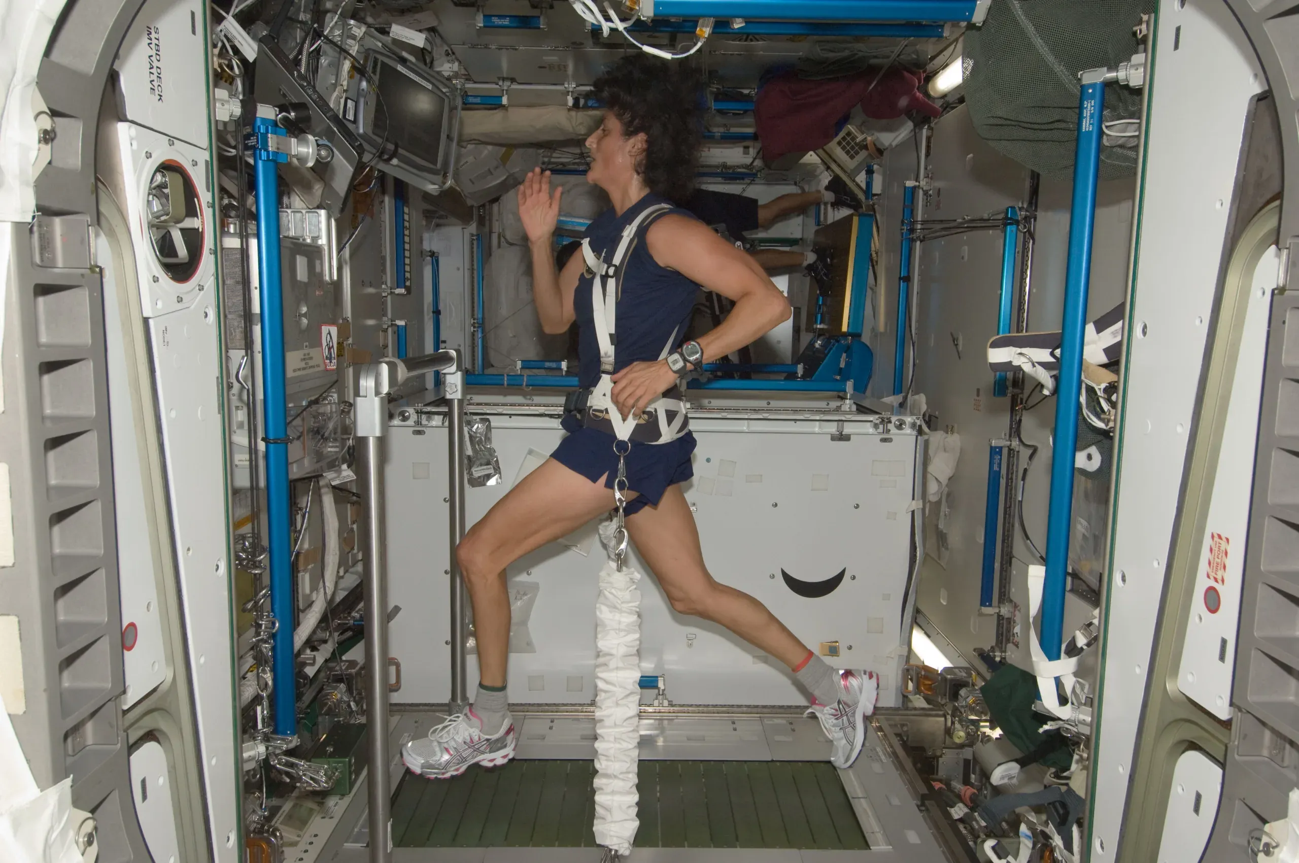Space Sports: From Marathon Runs to Moon Golf - A Glimpse into the Future of Zero-G Games