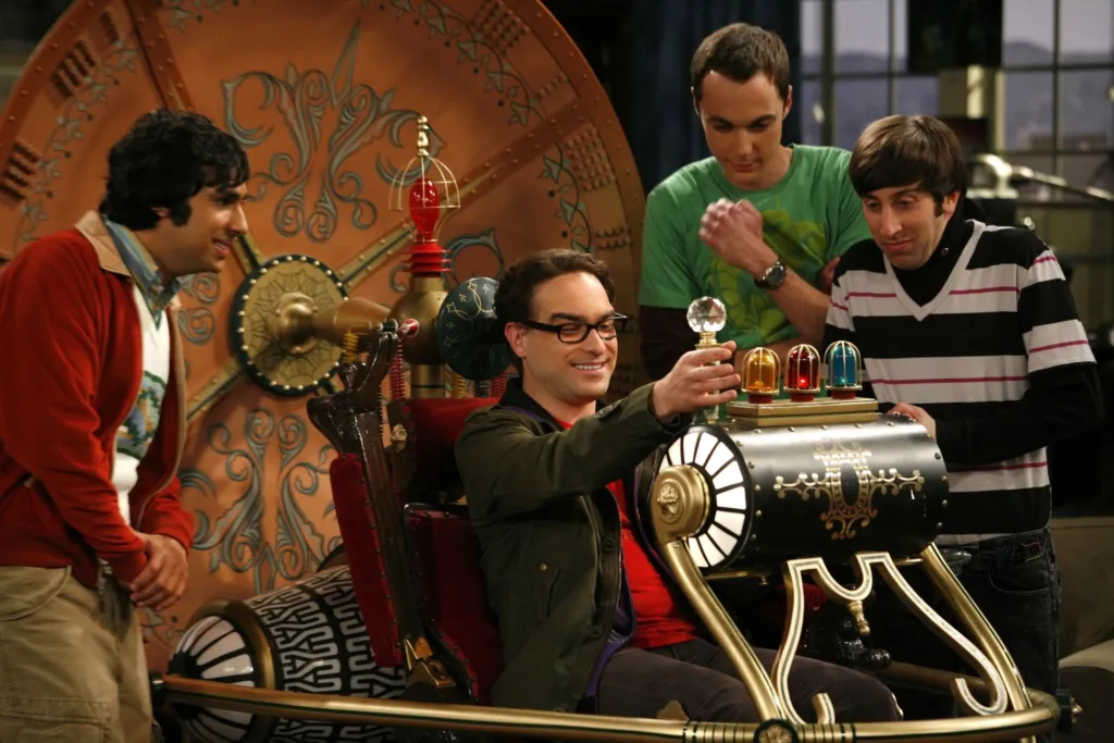 The male leads of the U.S. series Big Bang Theory operate a time machine from the film set of the 1960 production of H. G. Wells' The Time Machine